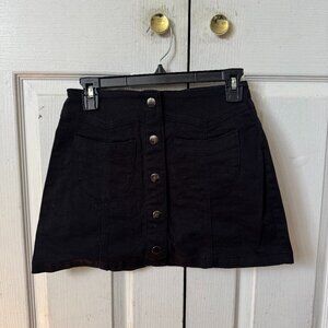 Black Front Pocket Black Skirt